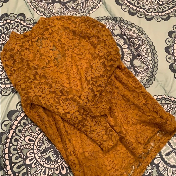 Lace top - Picture 3 of 3